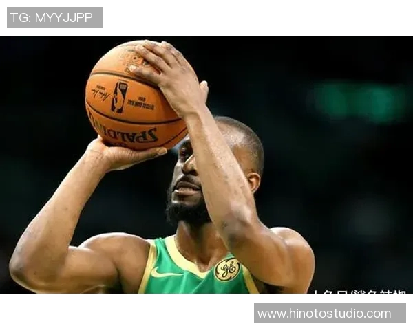 湖人宣布签约自由球员肯巴-沃克，球队再添一员大将助力总冠军夙愿实现